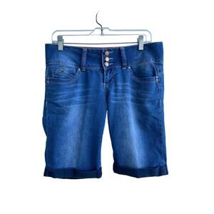 YMI WannaBettaButt? Jean shorts 9 Jr size. Lo-rise